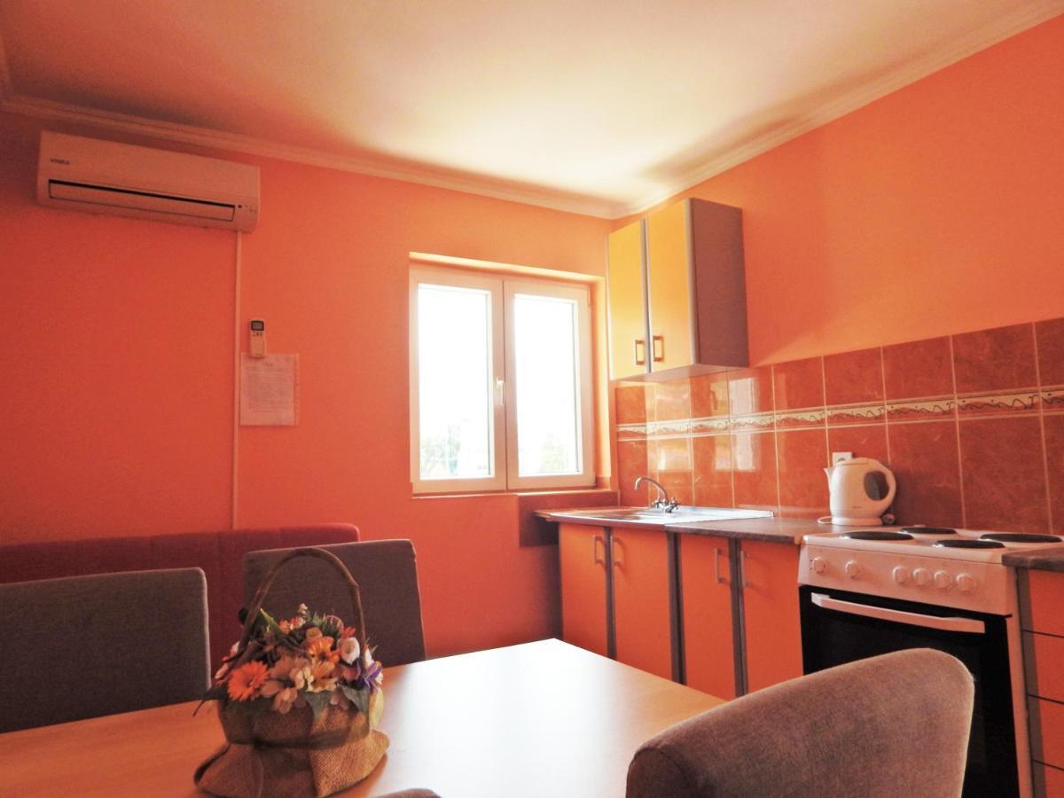Apartmani Sindik Tivat Buitenkant foto
