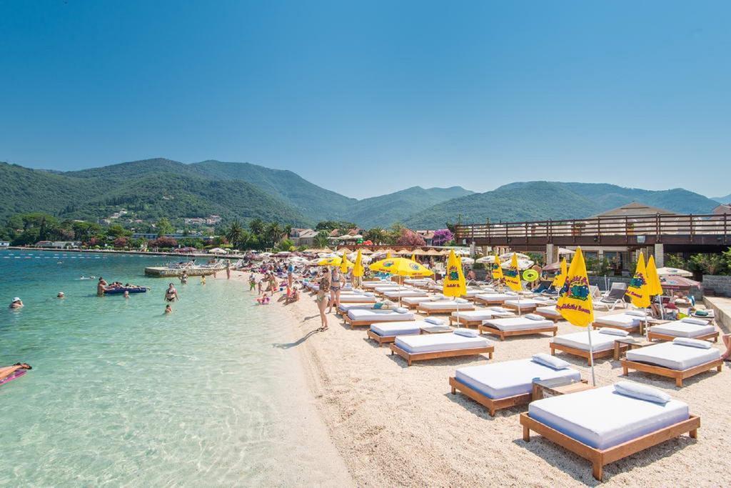 Apartmani Sindik Tivat Buitenkant foto