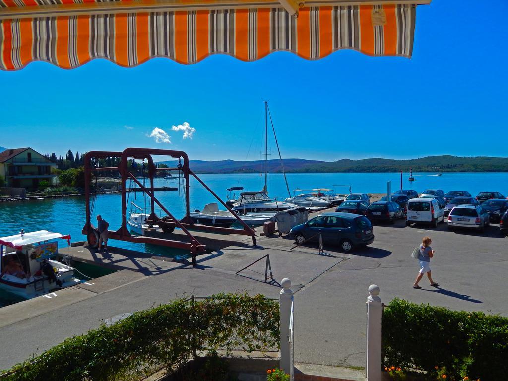 Apartmani Sindik Tivat Buitenkant foto